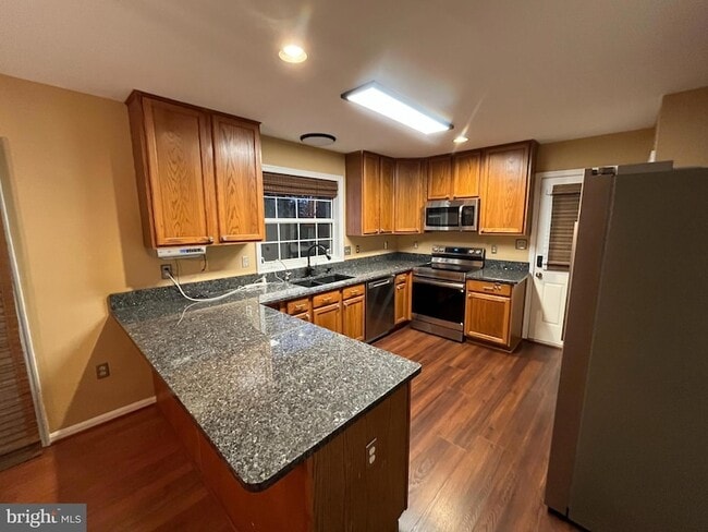 Building Photo - 16 Taber Ct