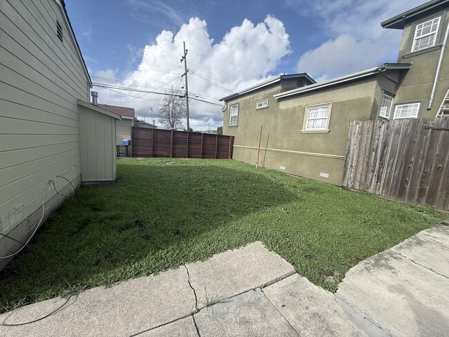 Building Photo - 9008 A St