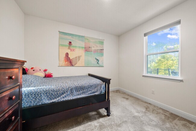 Building Photo - 296 Symphony Way
