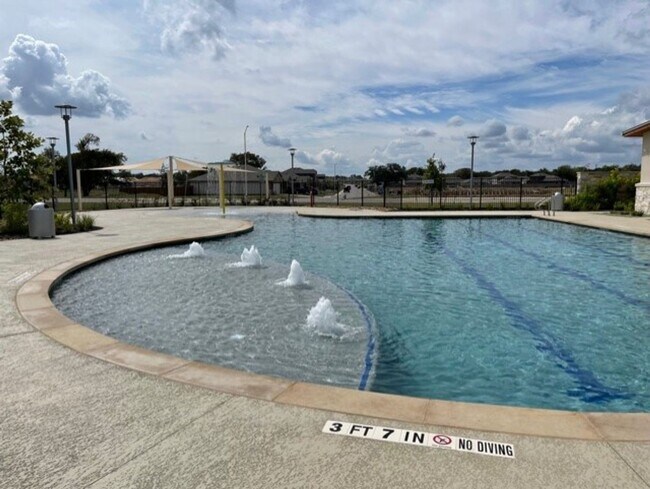 Building Photo - 4 BR + STUDY/ 3 BA in Seguin - 2042 SF One...