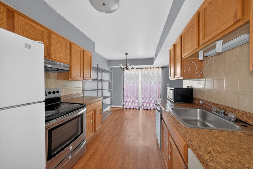 Building Photo - 614 Bryn Mawr Ct