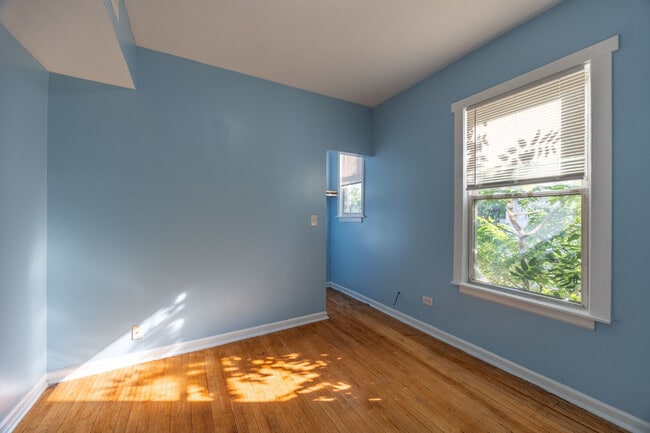 Building Photo - 4058 W Congress Pkwy