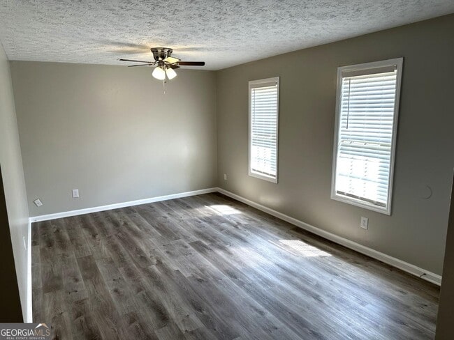 Building Photo - 115 Pine Terrace