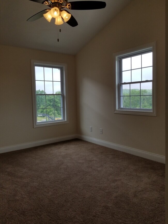 Building Photo - GREAT 3 BED 2 BATH CONDO!!!