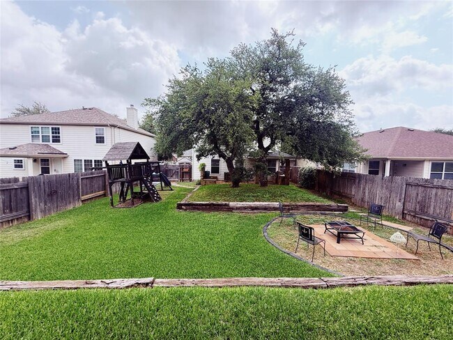 Building Photo - 820 Rusk Rd