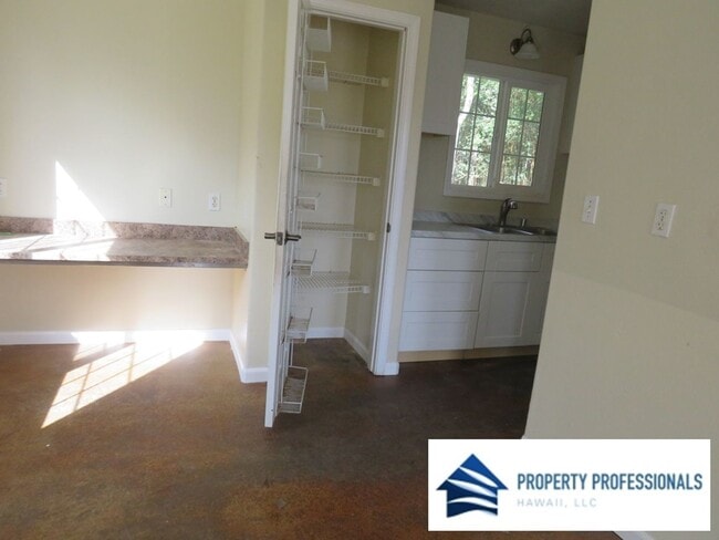 Building Photo - 1 Bedroom in Orchidland