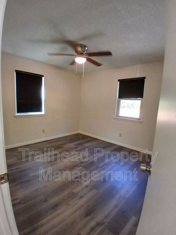 Building Photo - 1314 E Frederick St