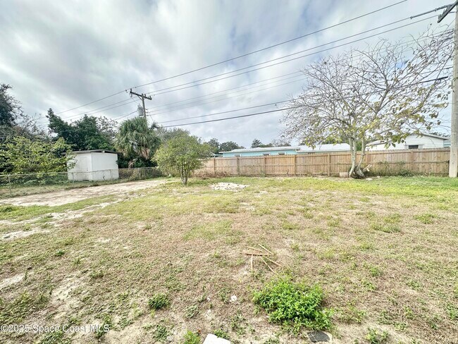 Building Photo - 4410 Shaw Ave