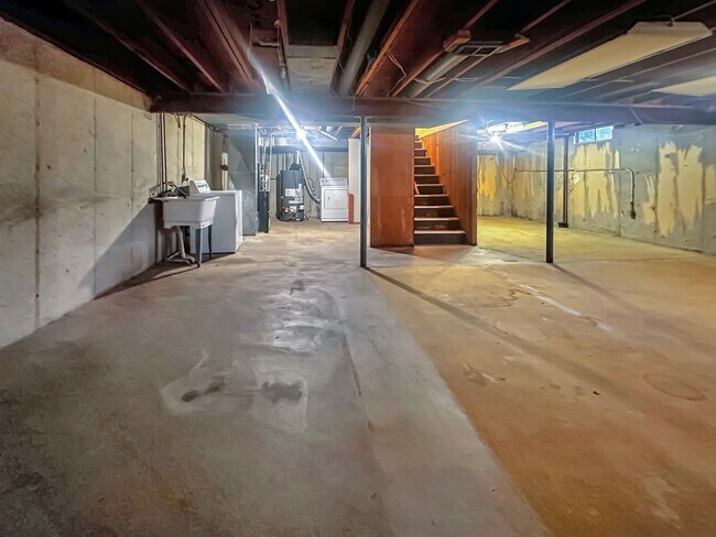 Building Photo - 1057 Griggs St SE