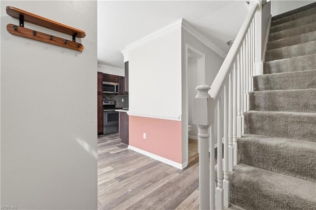 Building Photo - 1328 Mill Lake Quarter