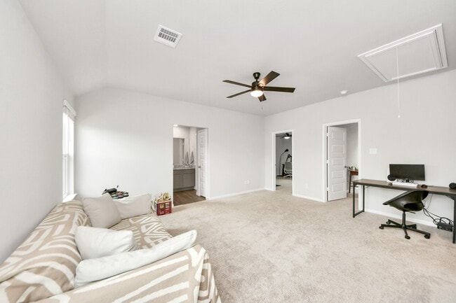 Building Photo - 2473 Carp Dr