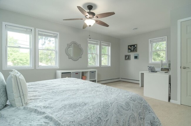 Building Photo - Nice Updated 3br/3ba In Wayzata (1 car garage)