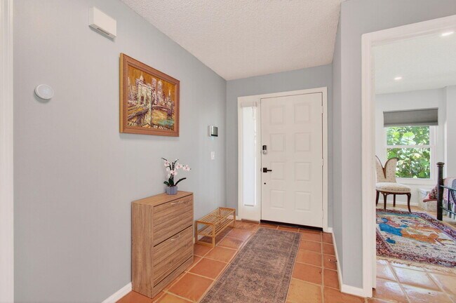 Building Photo - 10332 Islander Dr