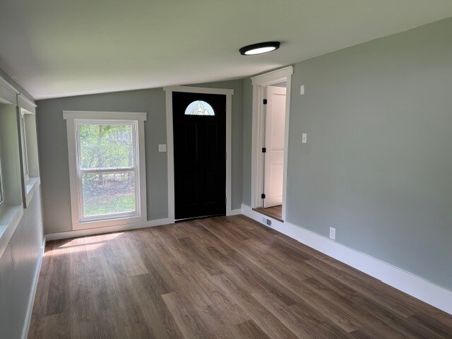 Building Photo - 805 Woodland Terrace