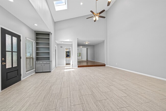 Building Photo - 5218 Palmetto St