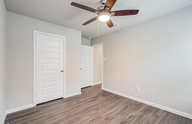 Building Photo - 5111 Shelby Katherine Dr