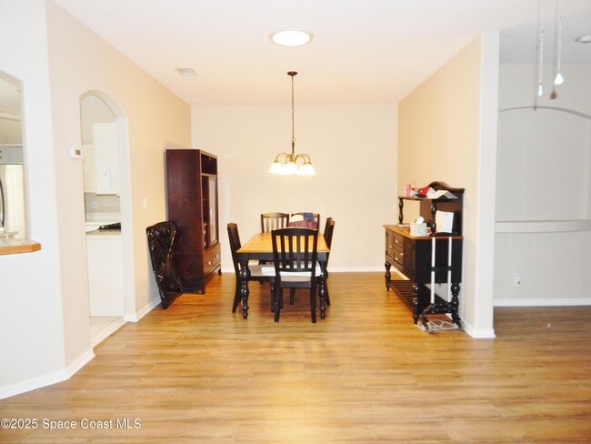 Building Photo - 4590 Brantford Ct