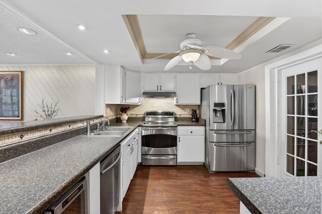 Building Photo - 3951 NE 17th Ave