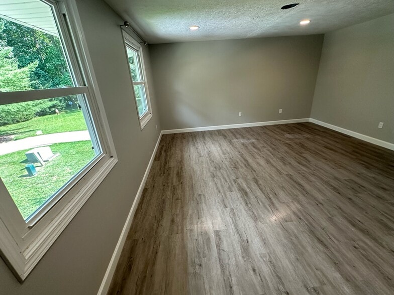 Building Photo - 516 Broken Oak Ct