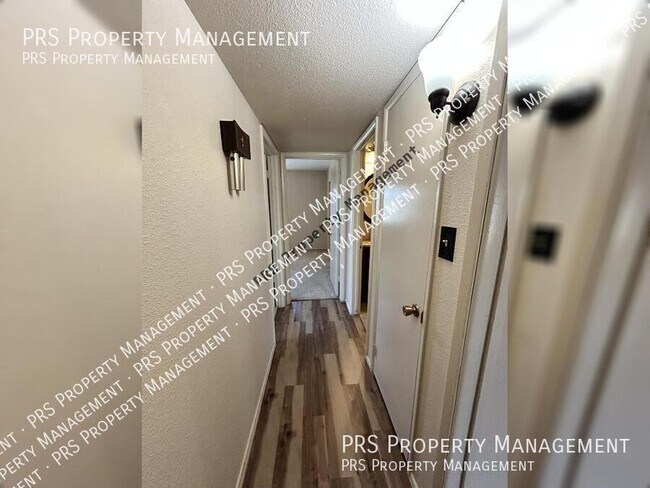 Building Photo - 6926 E Windsor Ave