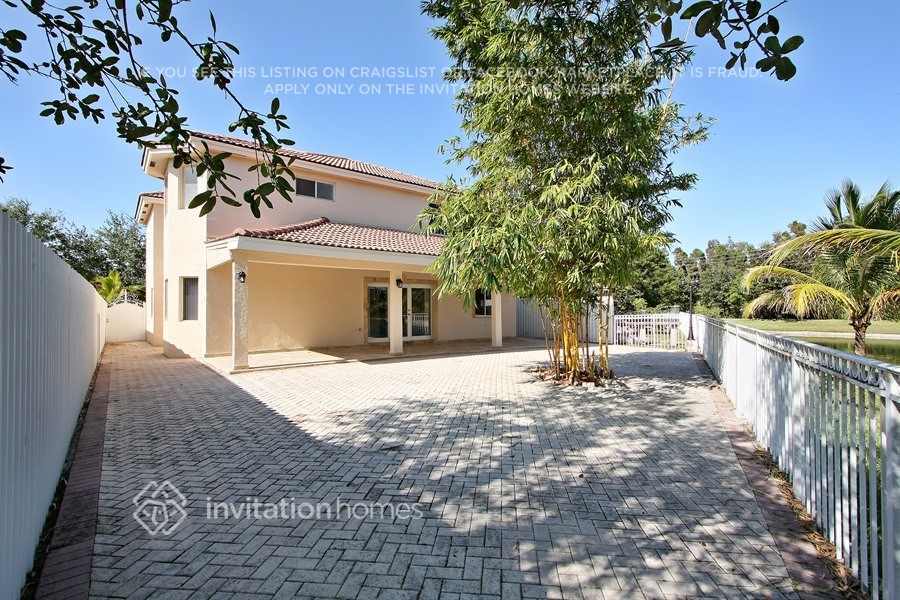 Building Photo - 4061 SW 148th Pl