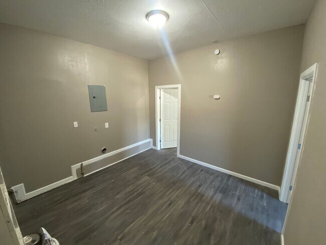 Building Photo - 4725 S Shallow Brook Dr