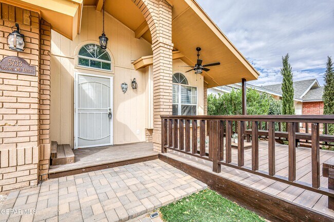 Building Photo - 5733 Saplinas Rd