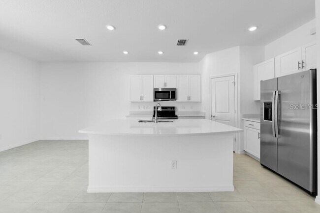 Building Photo - 15148 Cuzcorro Ct