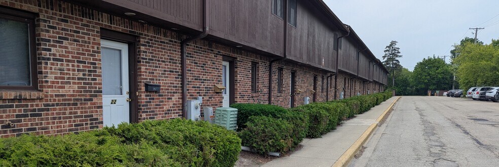 Primary Photo - Old Orchard Apartments
