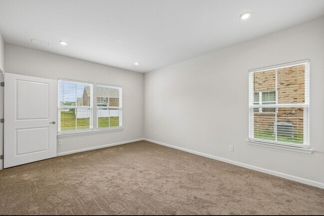 Building Photo - 308 Grassy Glen Dr