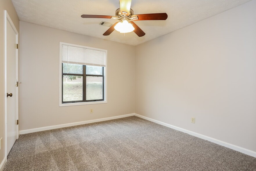 Building Photo - 3519 Shelly Dr NW