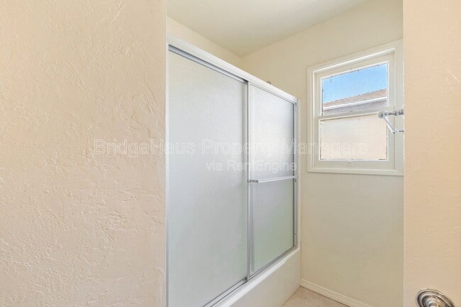 Building Photo - 5625 Gables St