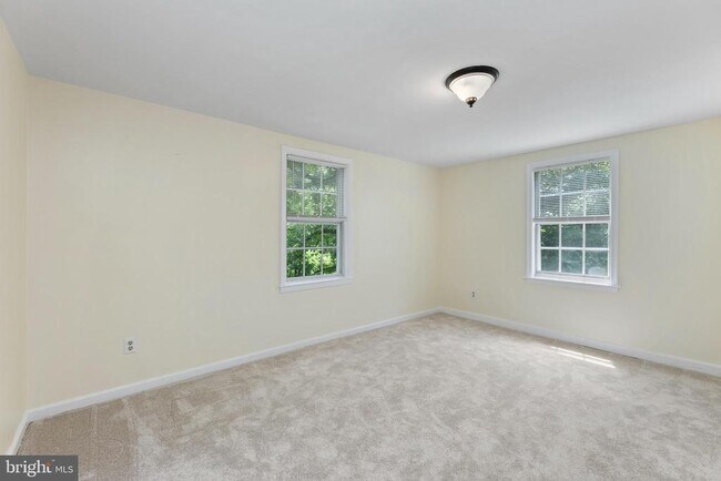 Building Photo - 820 S Arlington Mill Dr