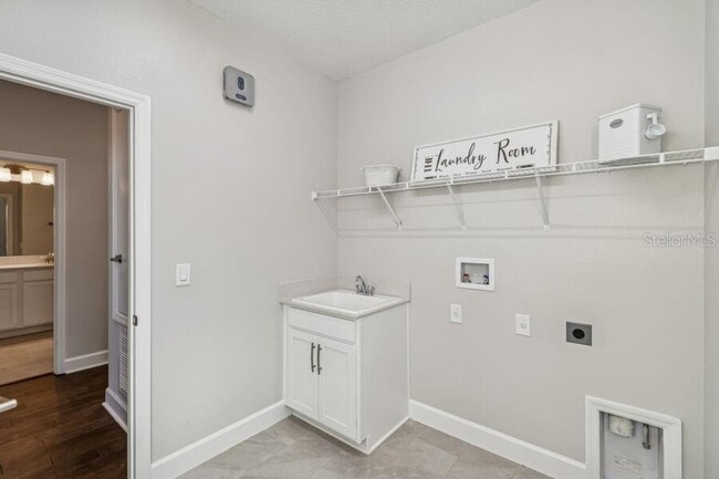 Building Photo - 17329 Beachgrass Aly