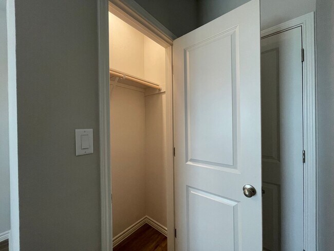 Building Photo - Townhome for rent