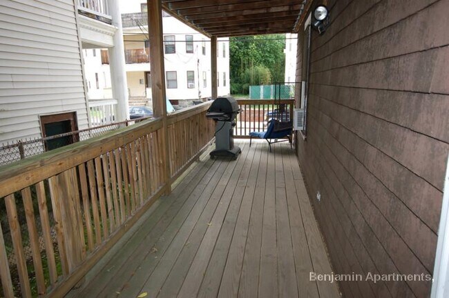 Building Photo - 58 Mansfield St