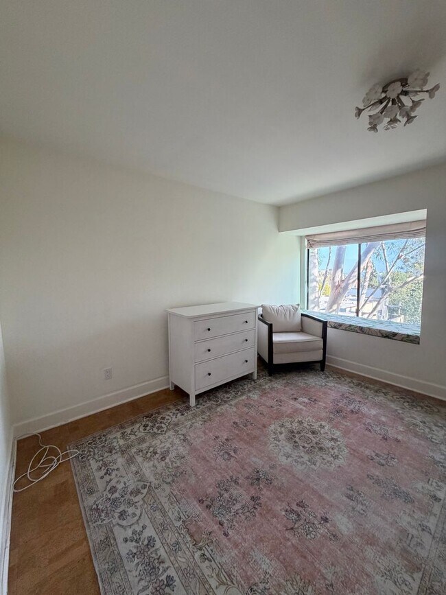 Building Photo - Hollywood Luxury 2 Bed Condo!