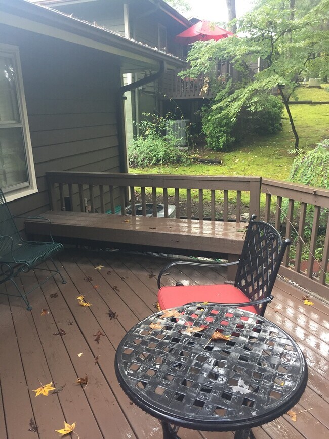 Building Photo - Greenville - 2BR, 1BA, 1000SF