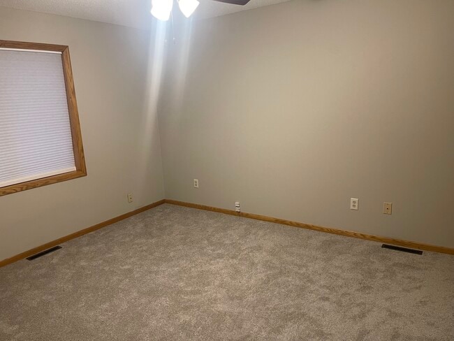 Building Photo - 13752 Round Lake Blvd NW