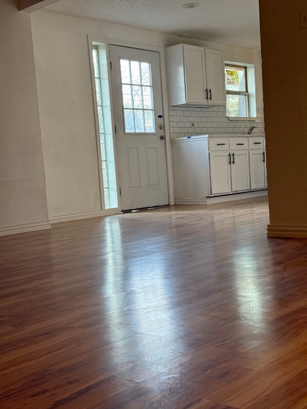 Building Photo - 2702 S Fielder Rd