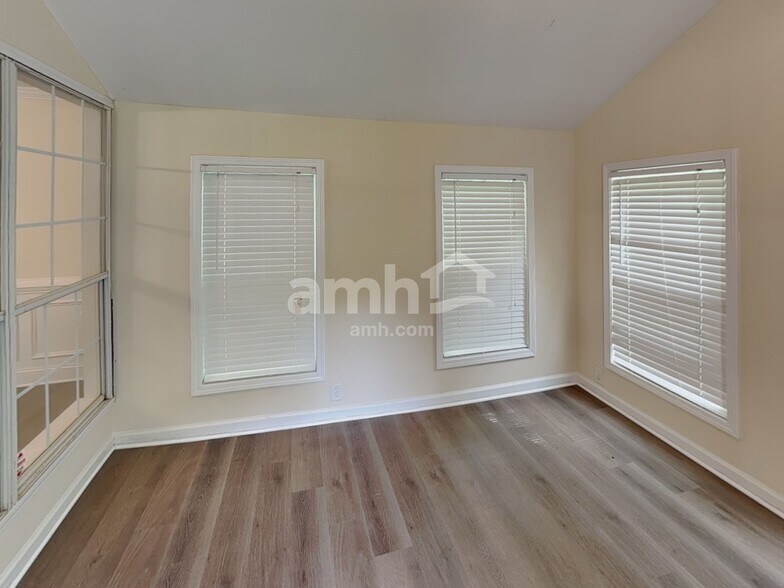 Building Photo - 1365 Morrow Dr