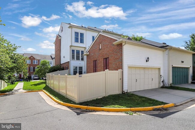 Building Photo - 192 Flowering Dogwood Terr SE