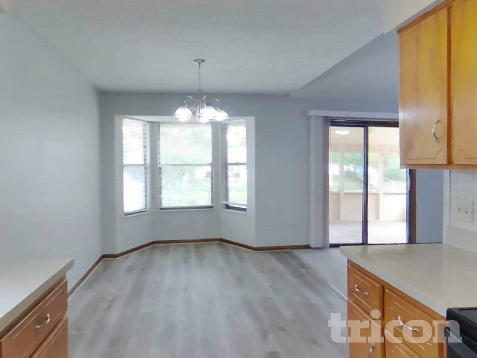 Building Photo - 10660 Squires Ct