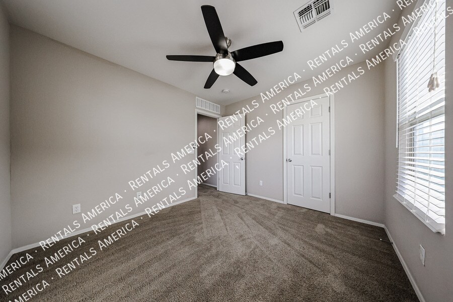 Building Photo - 270 N Scott Dr