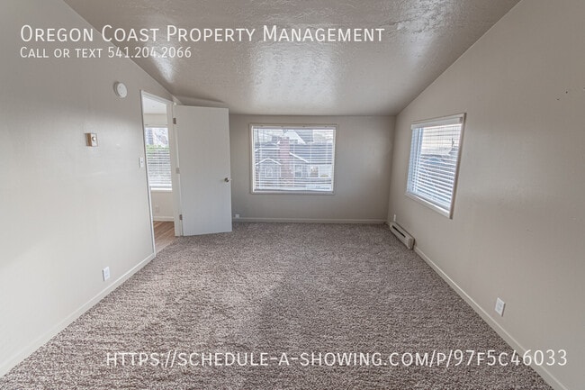 Building Photo - 529 SW 32nd St