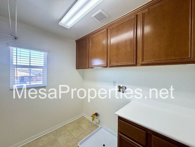 Building Photo - 11845 Elliot Way