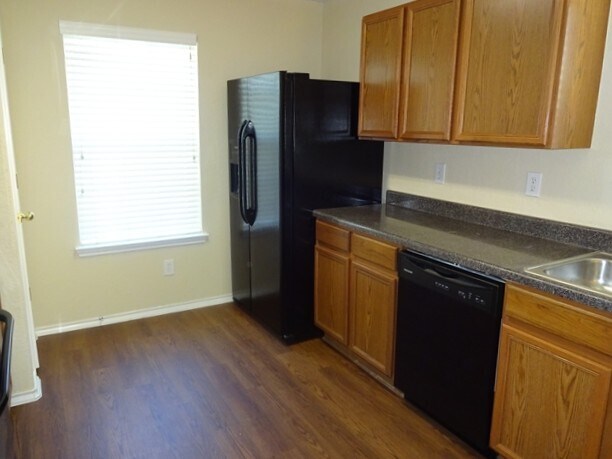 Building Photo - 9406 Hacienda Acres