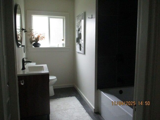 Building Photo - 2640 Queets Ave