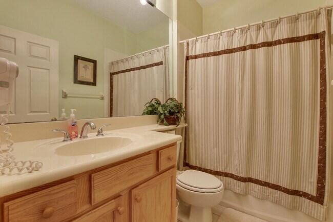 Building Photo - 9207 Wentworth Ln