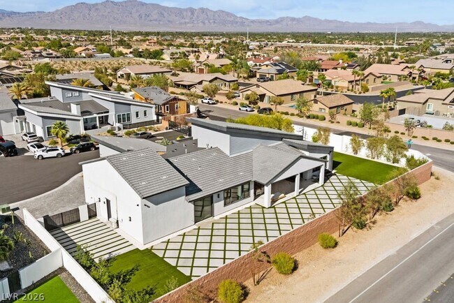 Building Photo - 4315 N Dapple Gray Rd